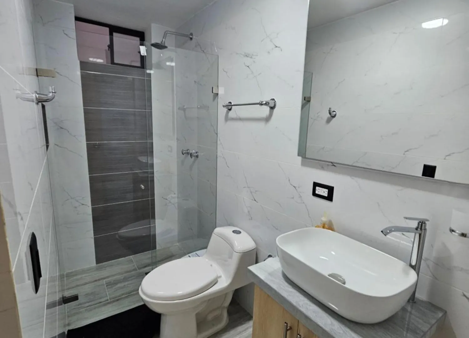 Casa Hotel La Bonita Медельин Гостевой дом