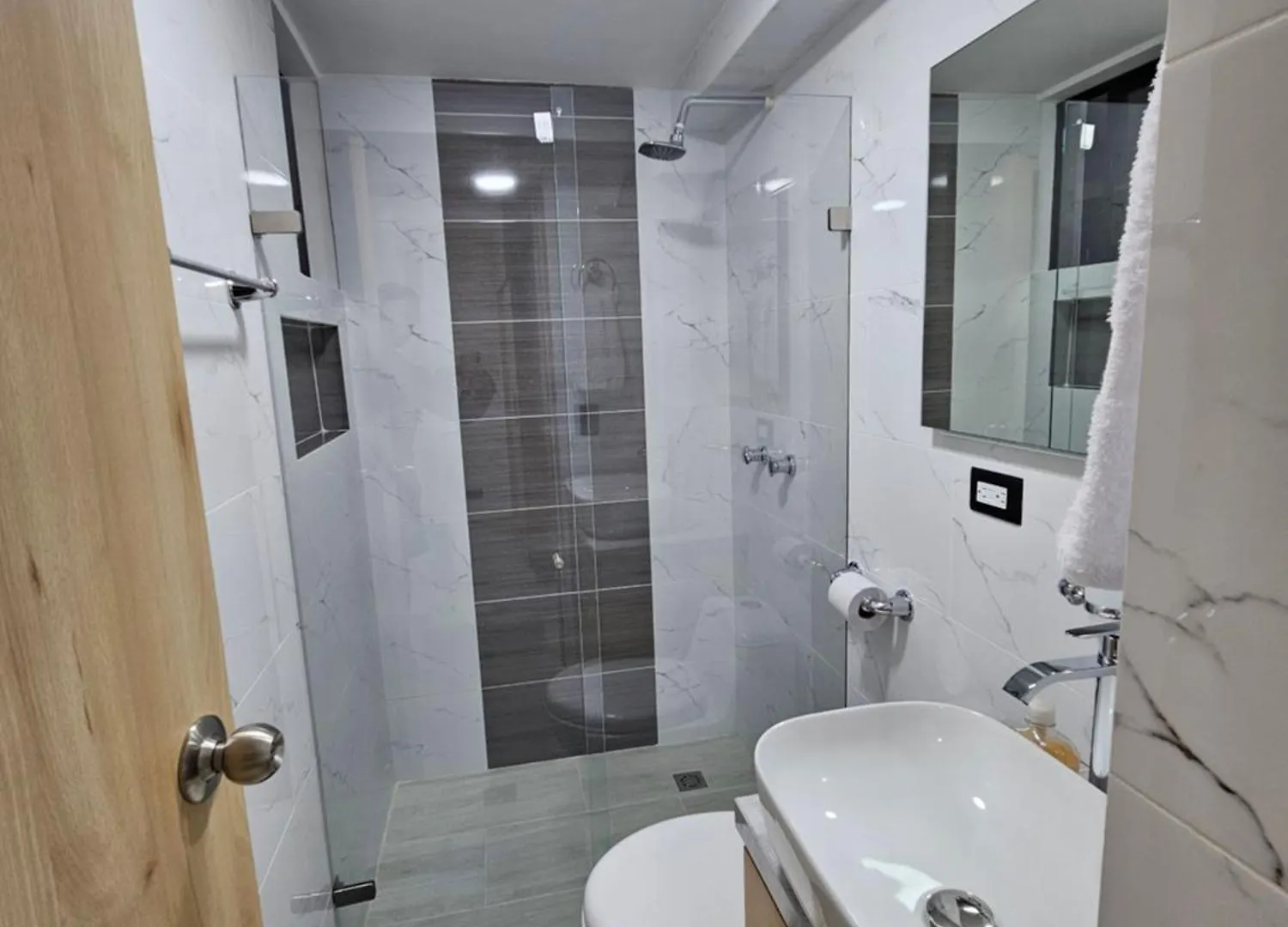 Casa Hotel La Bonita Medellin Guest house