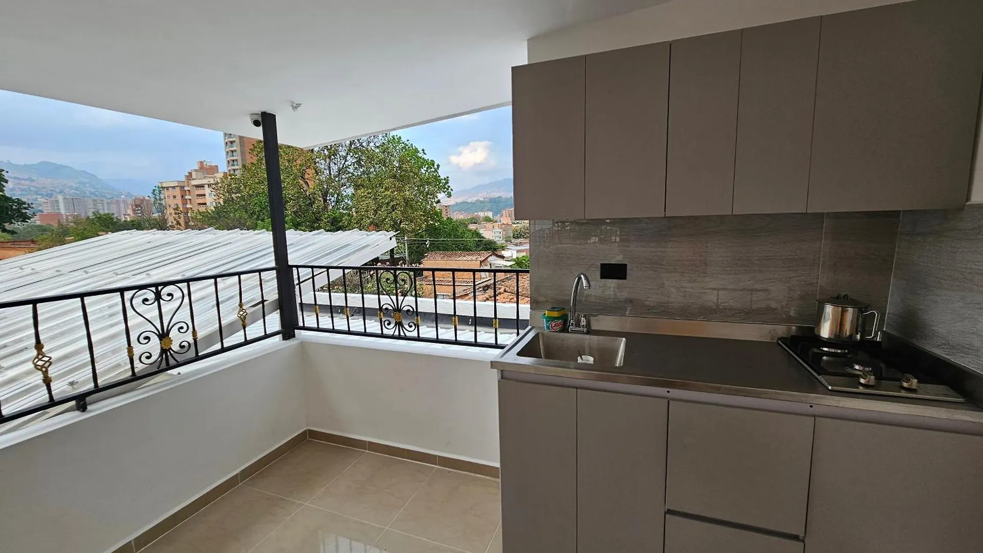 Casa Hotel La Bonita Medellin Colombia